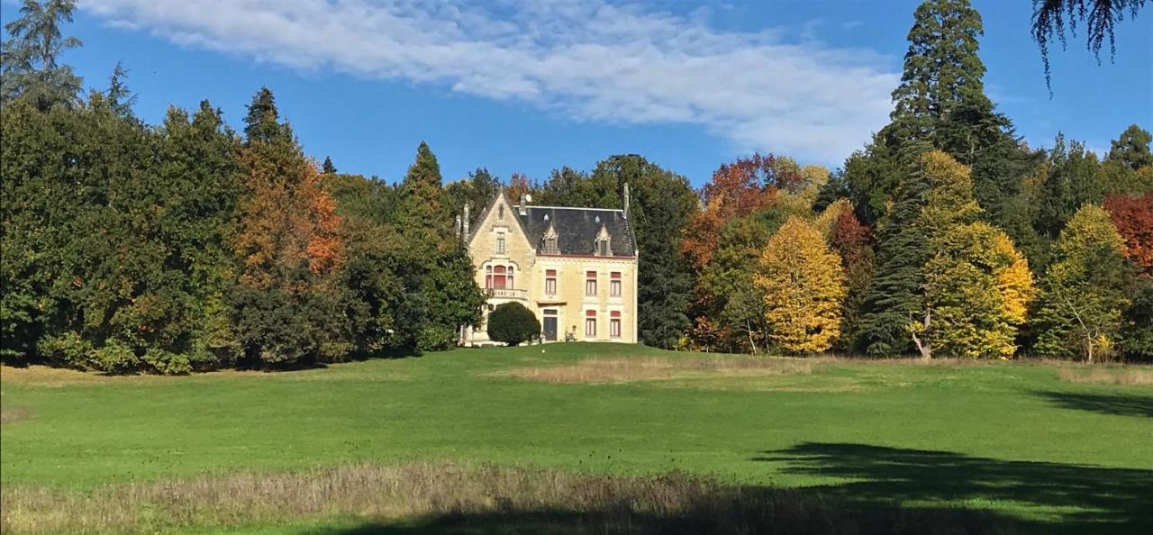 Chateau La Thuiliere Saint-Front-de-Pradoux Exterior photo