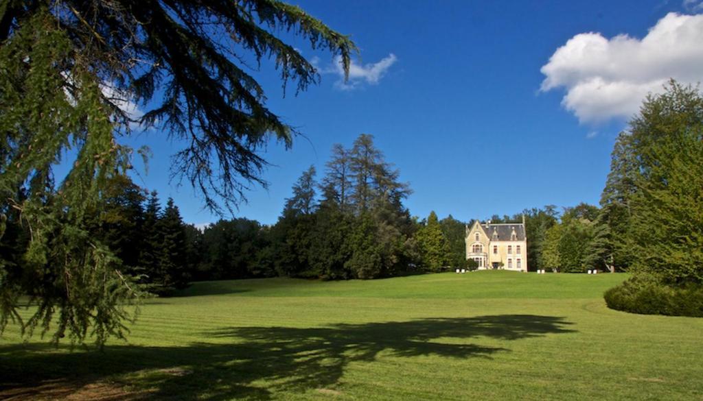 Chateau La Thuiliere Saint-Front-de-Pradoux Exterior photo
